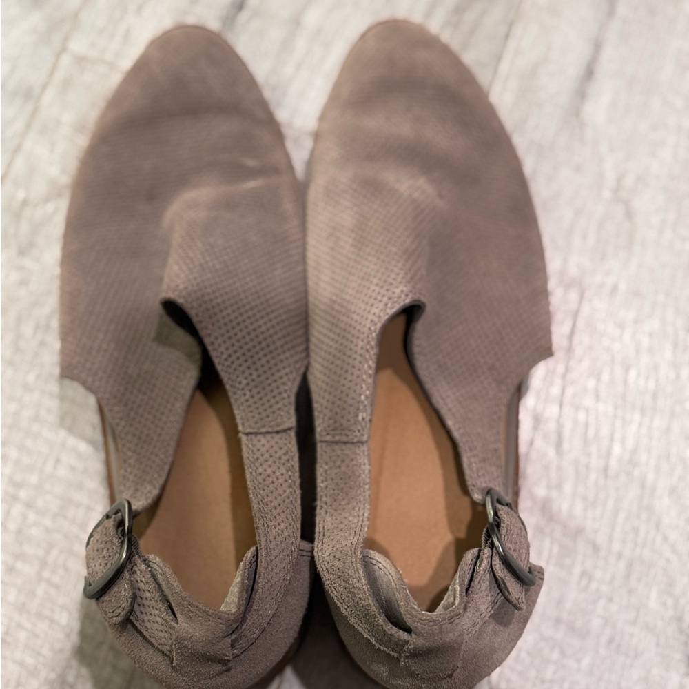 Women’s Gray suede dress shoes